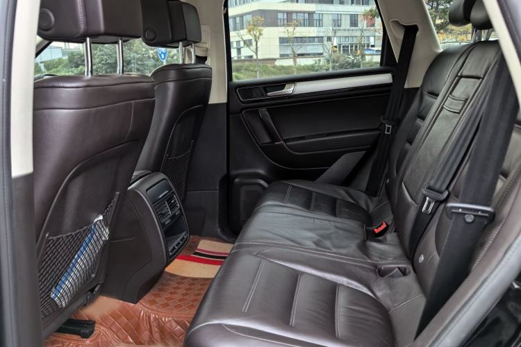 Used Volkswagen Touareg 2018 3.0 TSI Glory Collection Edition Interior 5