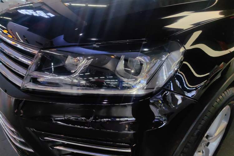 Used Volkswagen Touareg 2018 3.0 TSI Glory Collection Edition Left Front Headlight