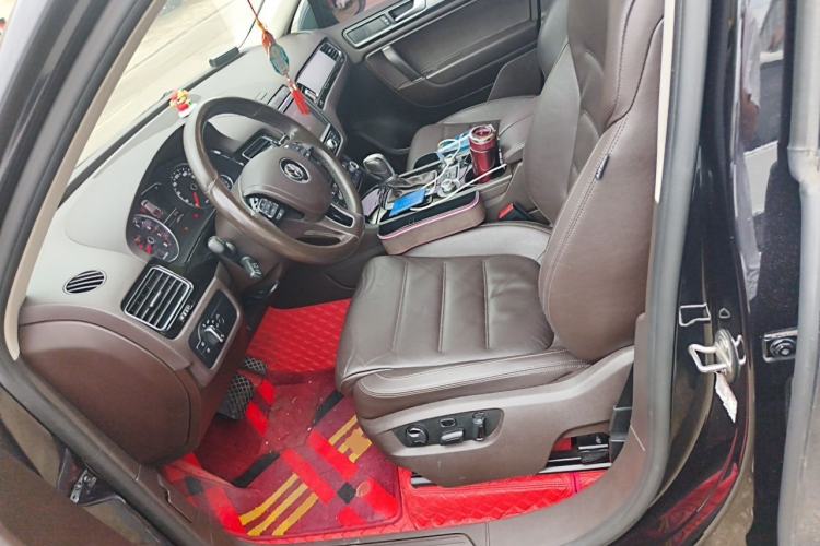Used Volkswagen Touareg 2018 3.0 TSI Glory Collection Edition Left Front Seat