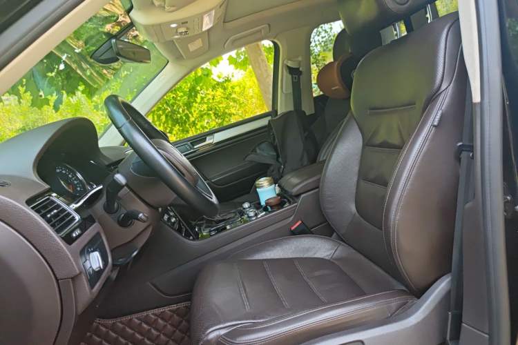 Used Volkswagen Touareg 2018 3.0 TSI Glory Collection Edition Left Front Seat