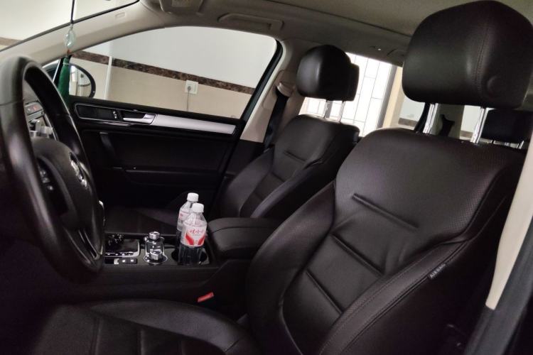 Used Volkswagen Touareg 2018 3.0 TSI Glory Collection Edition Left Front Seat