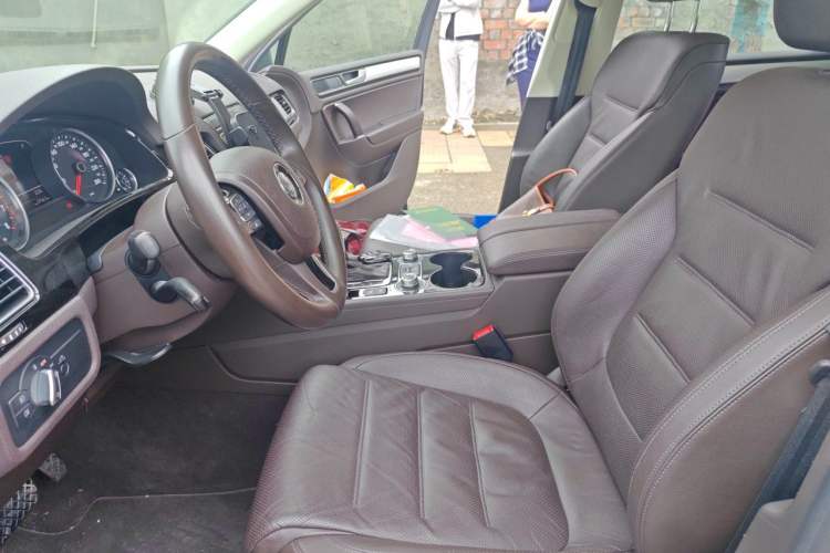 Used Volkswagen Touareg 2018 3.0 TSI Glory Collection Edition Left Front Seat