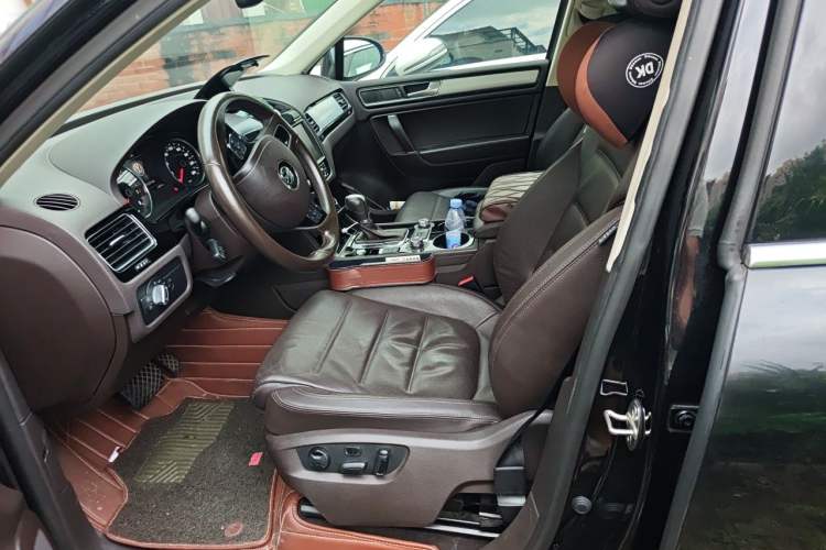 Used Volkswagen Touareg 2018 3.0 TSI Glory Collection Edition Left Front Seat