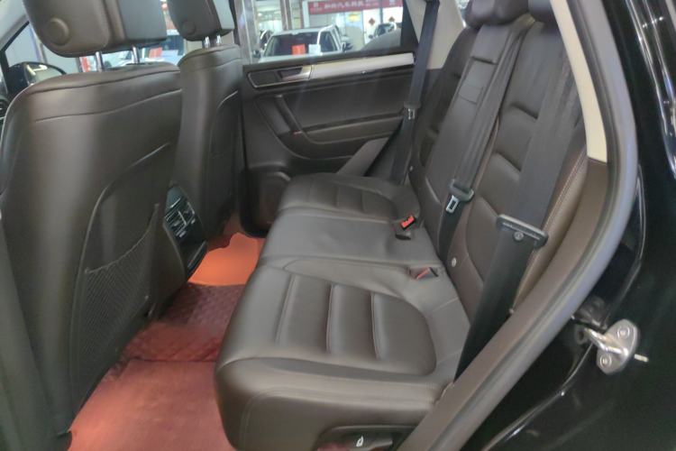 Used Volkswagen Touareg 2018 3.0 TSI Glory Collection Edition Left Rear Seat