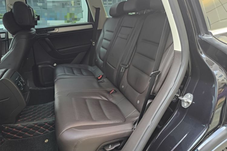 Used Volkswagen Touareg 2018 3.0 TSI Glory Collection Edition Left Rear Seat