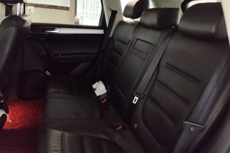 Used Volkswagen Touareg 2018 3.0 TSI Glory Collection Edition Left Rear Seat