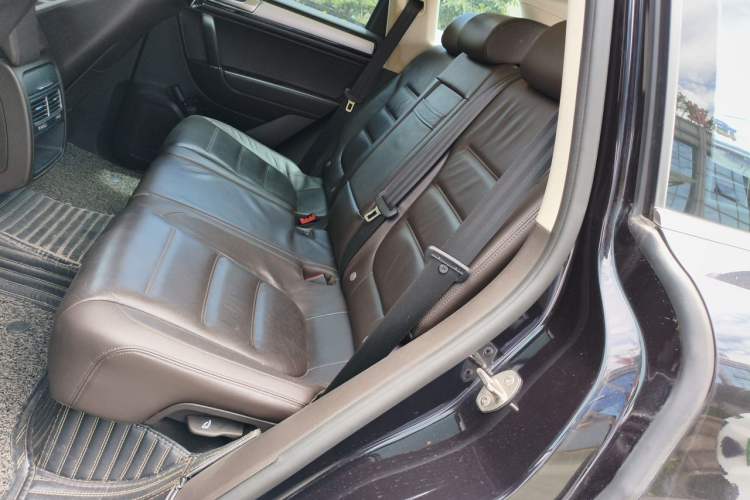 Used Volkswagen Touareg 2018 3.0 TSI Glory Collection Edition Left Rear Seat