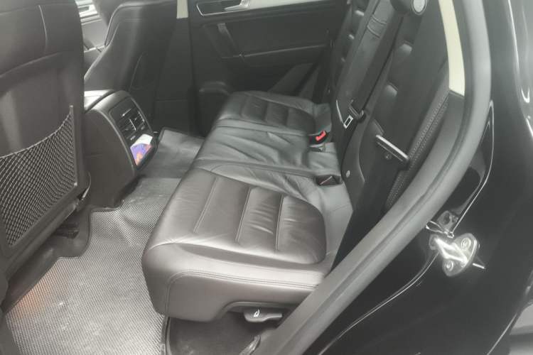Used Volkswagen Touareg 2018 3.0 TSI Glory Collection Edition Left Rear Seat