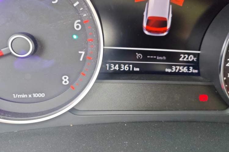Used Volkswagen Touareg 2018 3.0 TSI Glory Collection Edition Odometer Close Up