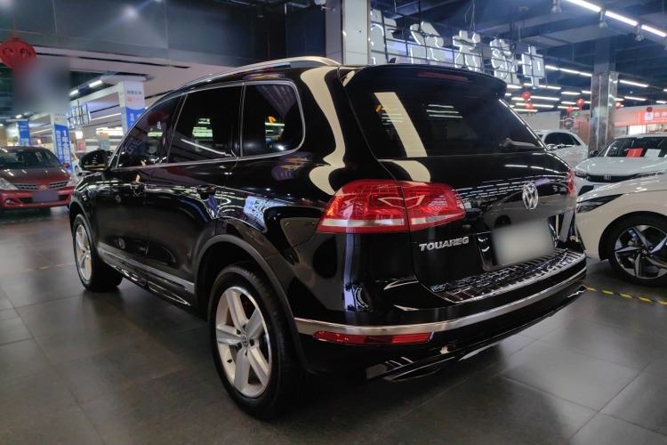 Used Volkswagen Touareg 2018 3.0 TSI Glory Collection Edition Rear Left 45 Deg