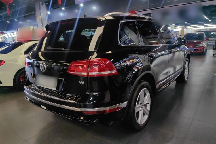 Used Volkswagen Touareg 2018 3.0 TSI Glory Collection Edition Rear Right 45 Deg