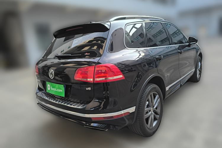 Used Volkswagen Touareg 2018 3.0 TSI Glory Collection Edition Rear Right 45 Deg