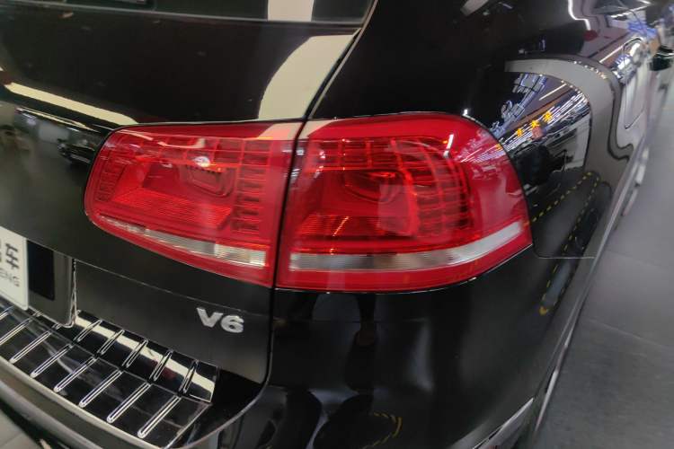 Used Volkswagen Touareg 2018 3.0 TSI Glory Collection Edition Right Rear Taillight
