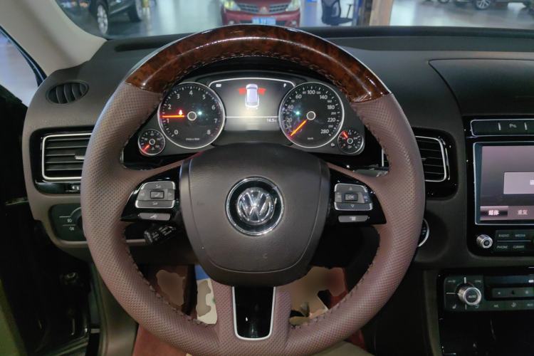 Used Volkswagen Touareg 2018 3.0 TSI Glory Collection Edition Steering Wheel