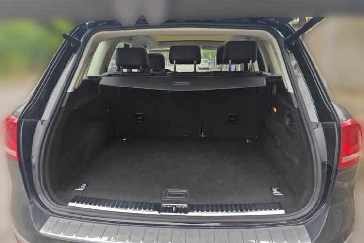 Used Volkswagen Touareg 2018 3.0 TSI Glory Collection Edition Trunk
