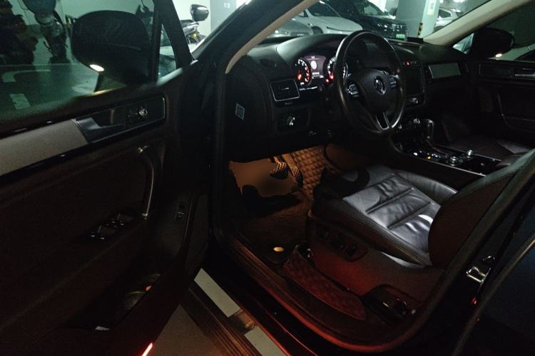 Used Volkswagen Touareg 2018 3.0 TSI Glory Collection Edition Driver Seat