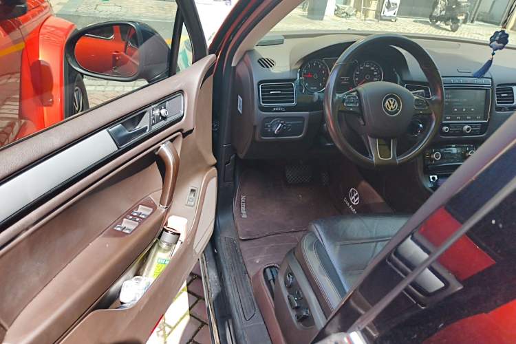 Used Volkswagen Touareg 2018 3.0 TSI Glory Collection Edition Driver Seat