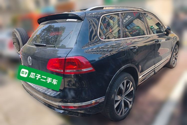 Used Volkswagen Touareg 2018 3.0 TSI Glory Collection Edition Rear Right 45 Deg