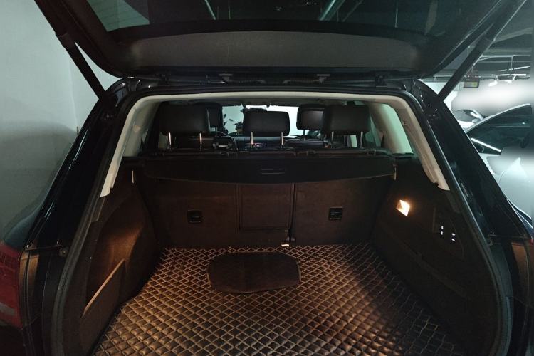 Used Volkswagen Touareg 2018 3.0 TSI Glory Collection Edition Trunk