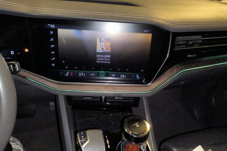 Used Volkswagen Touareg 2019 3.0 TSI RuiFeng Edition China V Standard Audio And AC Panel