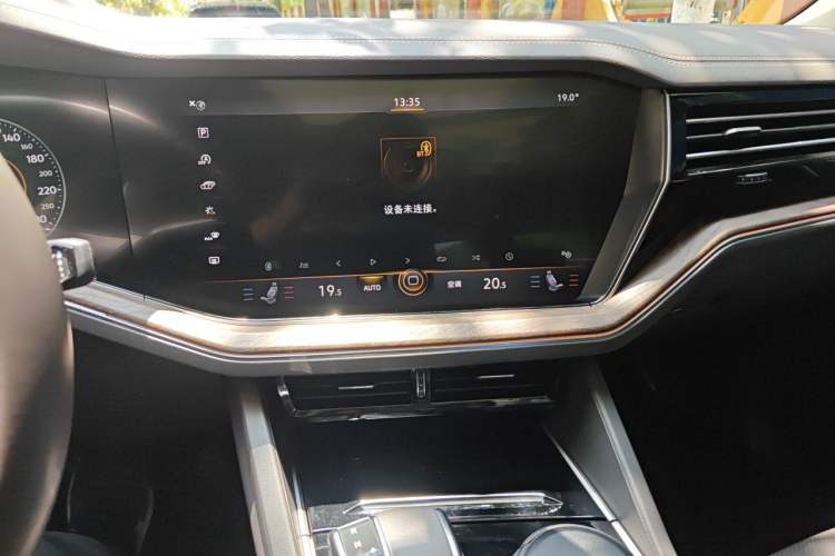 Used Volkswagen Touareg 2019 2.0 TSI Ruiyi Edition China V Standard Audio And AC Panel