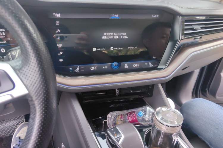 Used Volkswagen Touareg 2019 2.0TSI Ruiyi Edition China VI Standard Audio And AC Panel