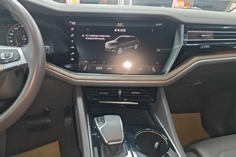 Used Volkswagen Touareg 2019 3.0 TSI RuiFeng Edition China VI Standard Audio And AC Panel