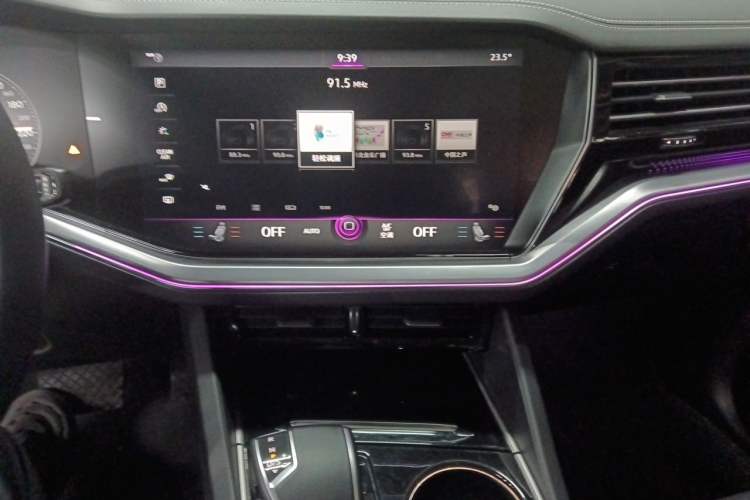 Used Volkswagen Touareg 2019 3.0 TSI RuiFeng Edition China V Standard Audio And AC Panel