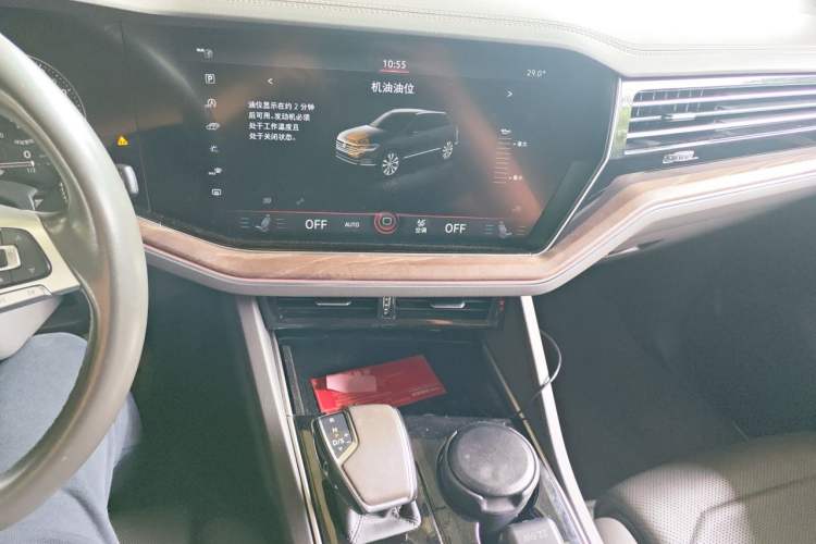Used Volkswagen Touareg 2019 2.0TSI Ruiyi Edition China VI Standard Audio And AC Panel
