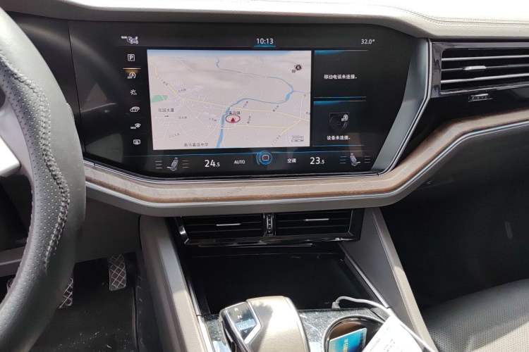 Used Volkswagen Touareg 2019 2.0TSI Ruiyi Edition China VI Standard Audio And AC Panel