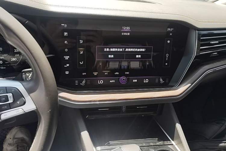 Used Volkswagen Touareg 2019 2.0TSI Ruiyi Edition China VI Standard Audio And AC Panel