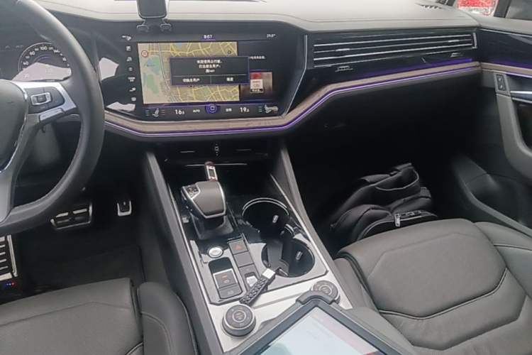 Used Volkswagen Touareg 2019 3.0 TSI RuiFeng Edition China VI Standard Audio And AC Panel