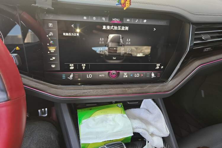 Used Volkswagen Touareg 2019 2.0TSI Ruiyi Edition China VI Standard Audio And AC Panel