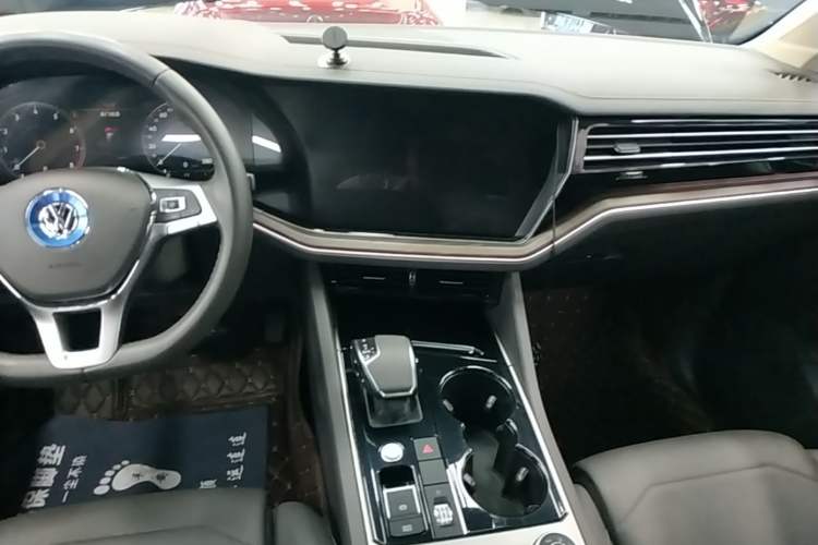 Used Volkswagen Touareg 2019 3.0 TSI RuiFeng Edition China VI Standard Audio And AC Panel