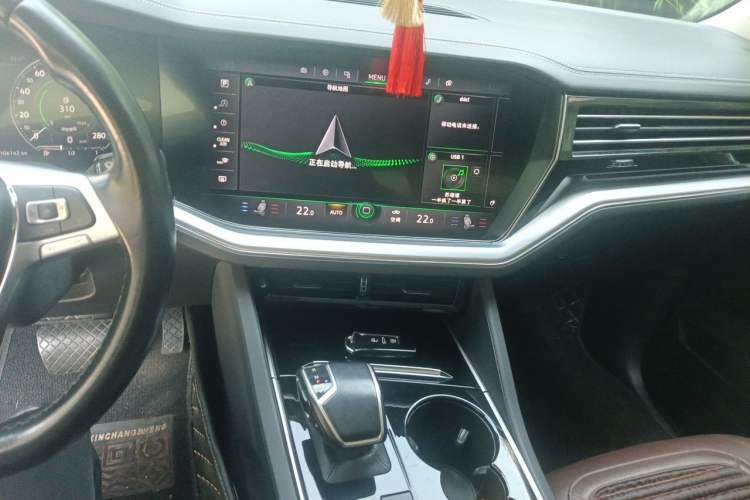 Used Volkswagen Touareg 2019 2.0TSI Ruiyi Edition China VI Standard Audio And AC Panel