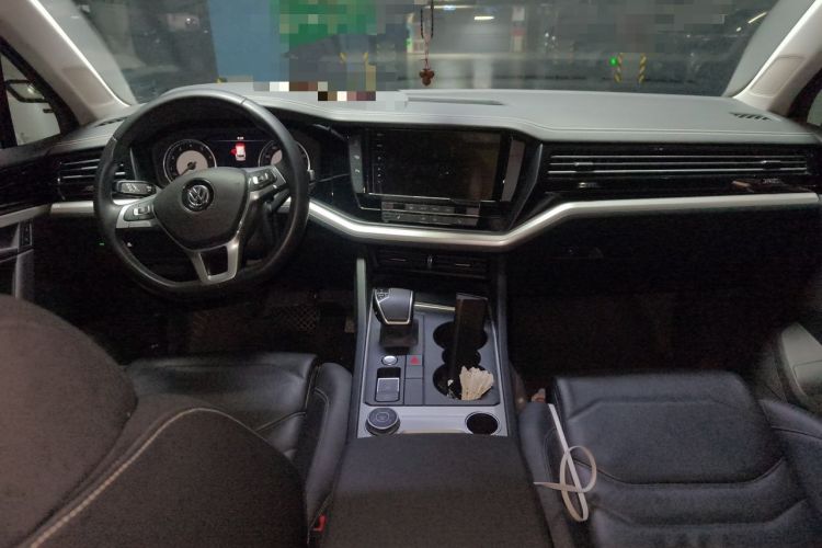 Used Volkswagen Touareg 2019 2.0 TSI Flagship Edition China VI Center Console