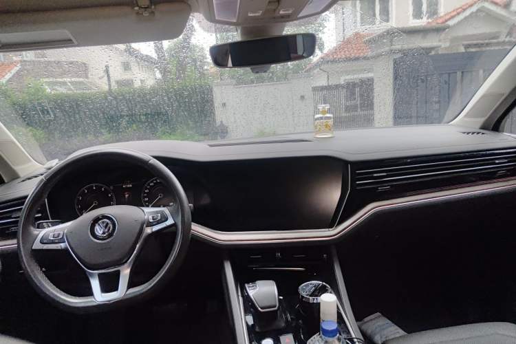 Used Volkswagen Touareg 2019 3.0 TSI RuiFeng Edition China VI Standard Center Console
