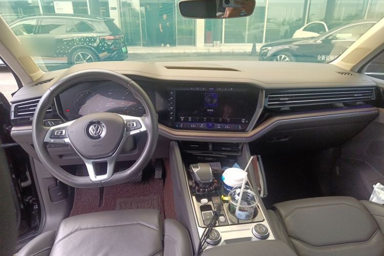 Used Volkswagen Touareg 2019 3.0 TSI RuiFeng Edition China V Standard Center Console