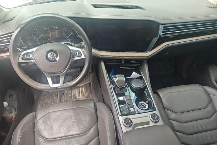 Used Volkswagen Touareg 2019 2.0 TSI Ruiyi Edition China V Standard Center Console