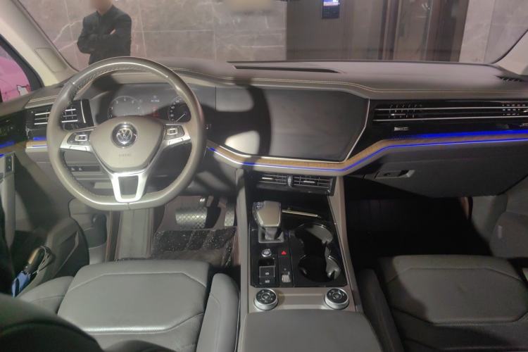 Used Volkswagen Touareg 2019 3.0 TSI RuiFeng Edition China V Standard Center Console