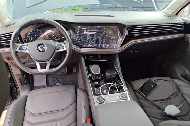 Used Volkswagen Touareg 2019 3.0 TSI RuiFeng Edition China VI Standard Center Console
