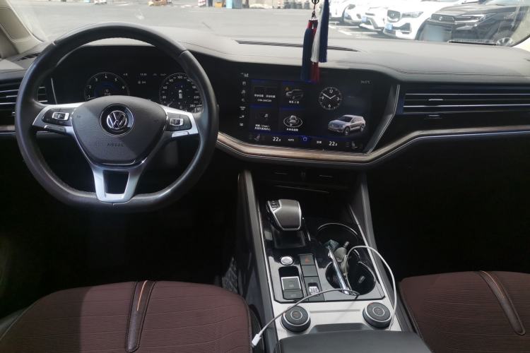 Used Volkswagen Touareg 2019 2.0TSI Ruiyi Edition China VI Standard Center Console
