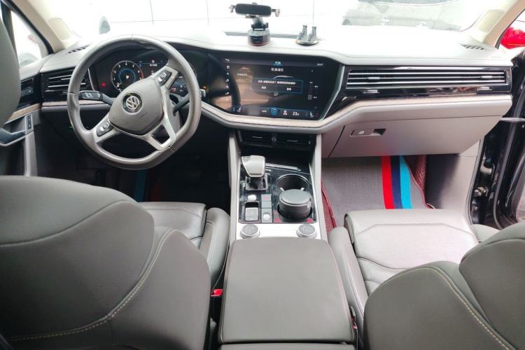 Used Volkswagen Touareg 2019 3.0 TSI RuiFeng Edition China V Standard Center Console