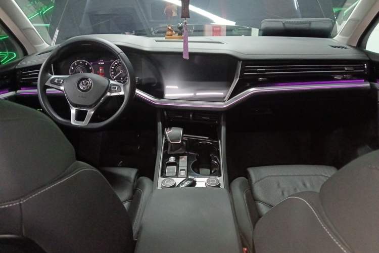 Used Volkswagen Touareg 2019 3.0 TSI RuiFeng Edition China V Standard Center Console