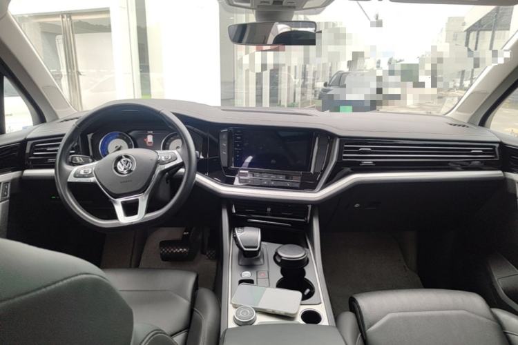 Used Volkswagen Touareg 2019 2.0 TSI Flagship Edition China VI Center Console