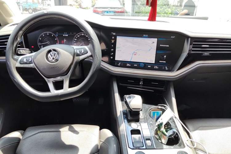 Used Volkswagen Touareg 2019 2.0TSI Ruiyi Edition China VI Standard Center Console