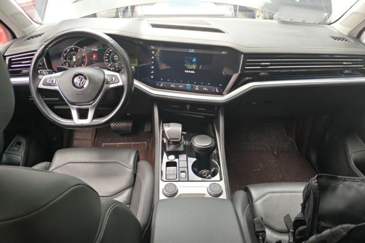 Used Volkswagen Touareg 2019 2.0TSI Ruiyi Edition China VI Standard Center Console