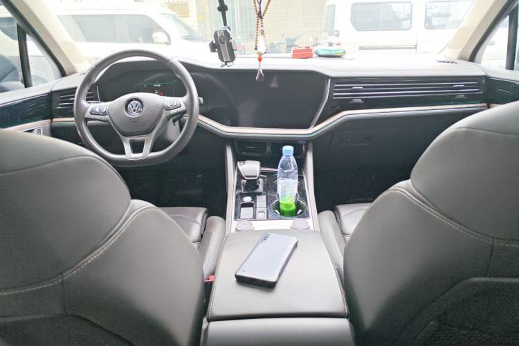 Used Volkswagen Touareg 2019 2.0 TSI Ruiyi Edition China V Standard Center Console