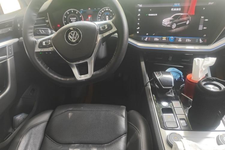 Used Volkswagen Touareg 2019 3.0 TSI RuiFeng Edition China VI Standard Center Console