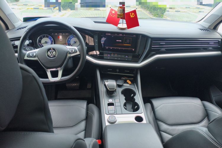 Used Volkswagen Touareg 2019 2.0 TSI Flagship Edition China VI Center Console
